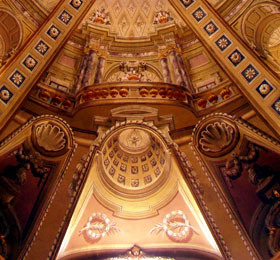 Decori a trompe l´oeil della cupola elicoidale (particolare) del Santuario di Sommariva del Bosco